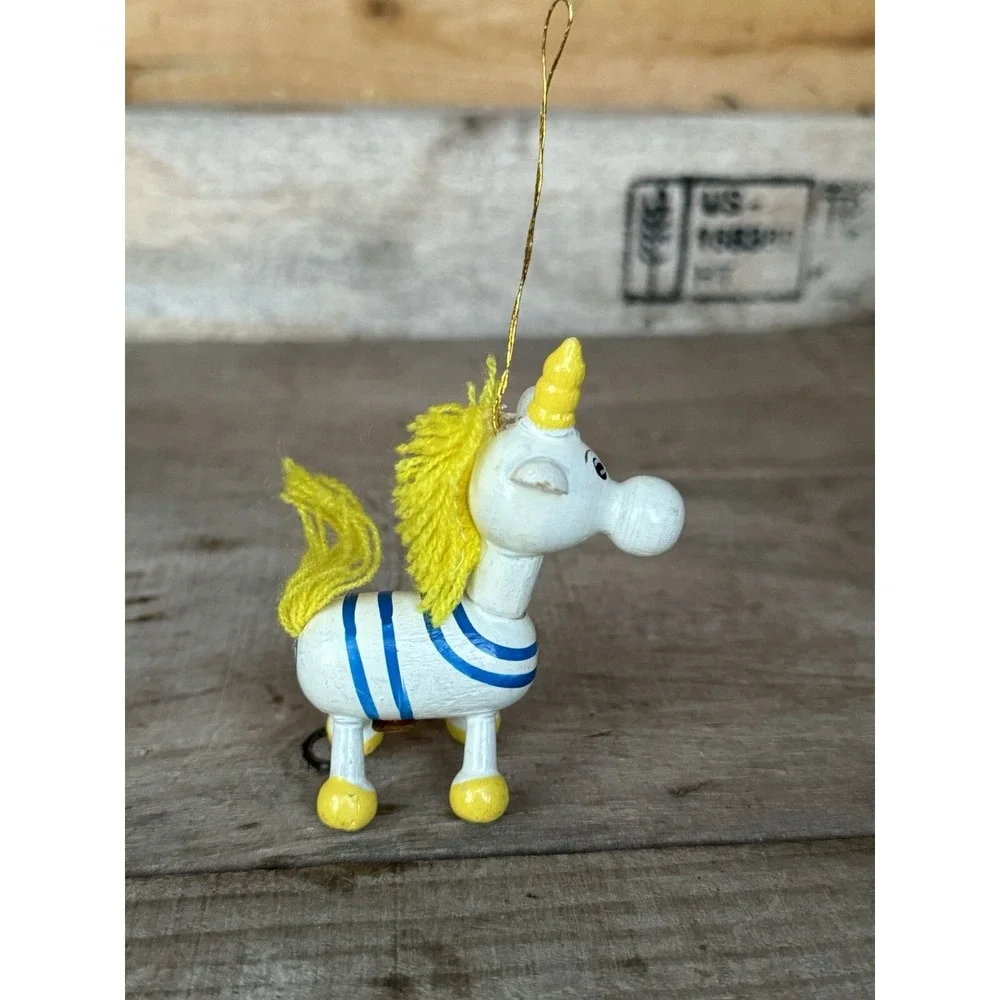 Vintage Wooden Russ Berrie & Co‎ made in Tiwian Christmas Ornament
